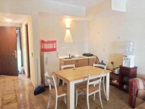 Carita Apartment | Kondominium pantai Lippo Carita pdg