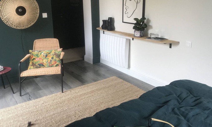 Saint-Loubes House | Kool: Room 2 pers with SPA in a guest house between Bordeaux and St Emilion