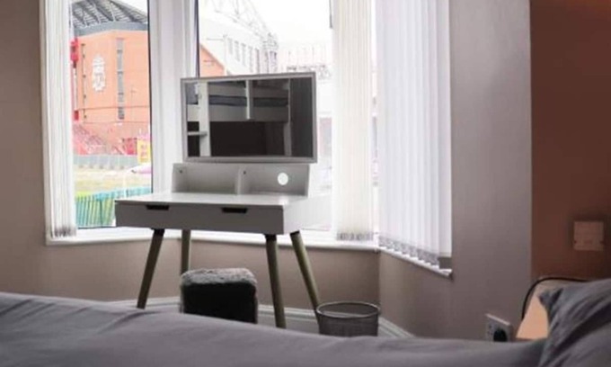 Everton Apartment | Kop View Hotel - Ensuite Family Room - 3