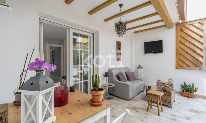 Fuengirola City Centre Apartment | Koti Rentals - El patio de Cervantes