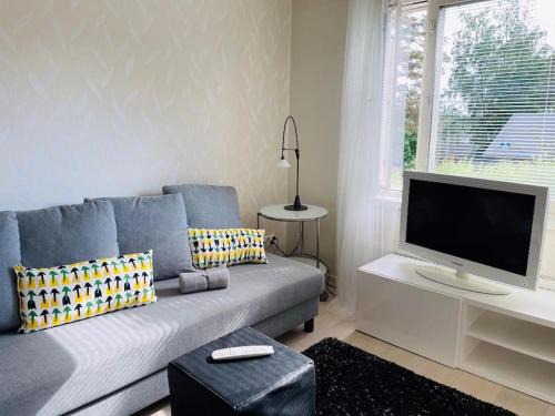 Aviapolis Apartment | Kotimaailma Helsinki - Valoisa yksiö Tikkurilan kupeessa