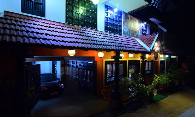 Kovalam Hotel | Kovalam Beach Hotel
