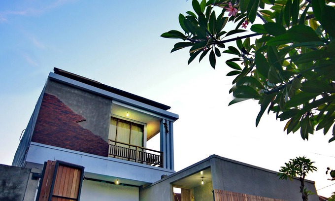 By Pass Ngurah Rai Villa | Krisandi House Jimbaran