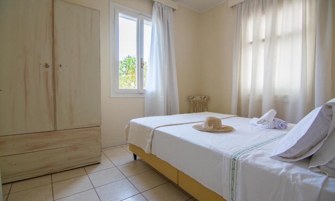 Faraklata House | Kroussos Cottage