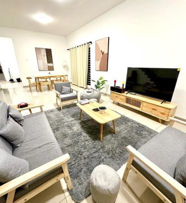 Bukit Rotan House | Kuala Selangor 16pax, Karaoke ,End lot 3 Storey