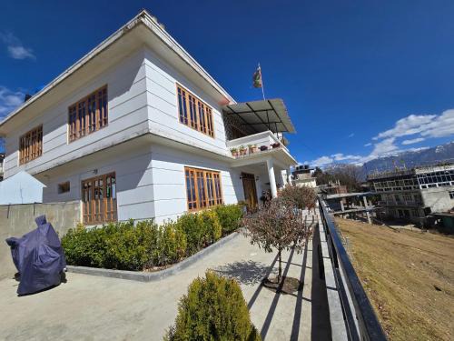 Tawang House | Kunsel Homestay