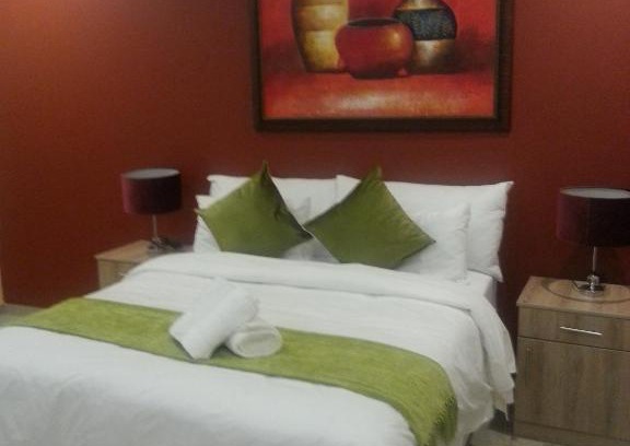 KwaMhlanga House | KwaNtokozo Guesthouse