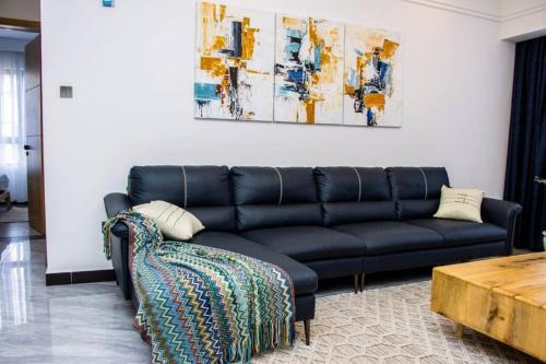 Kilimani Apartment | Kyllan Homes - 2brm- near Yaya Center (Staroot)