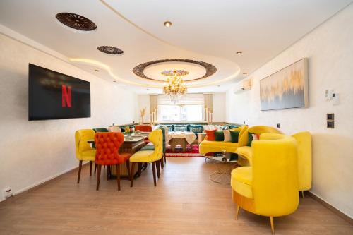 Quartier Mozart Apartment | L'étoile de Tanger - Jacuzzi - Proche plage & Corniche - Appartement Chic et Moderne - Jusqu'à 8 personnes - AC, WIFI, IPTV