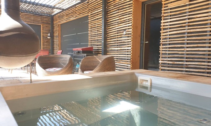 Saze House | L'ASPHODELE, the chic cabin with jacuzzi and brazier