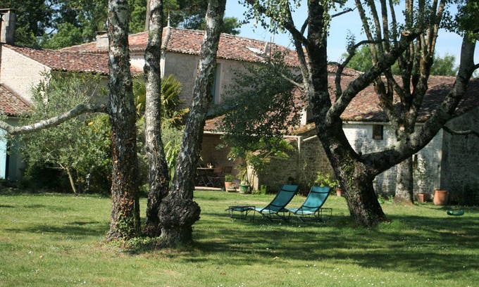 Thezac House | L'Embellie charentaise house between sea and land 11 people swimming pool