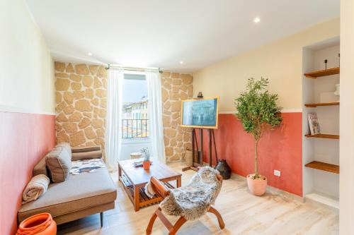 Orange Apartment | L'Escale Romaine
