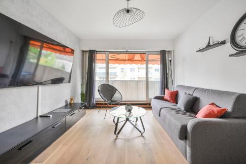 Choisy-le-Roi Apartment | L’escapade Parisienne - Beau 2 pièces - Proche Paris- Netflix