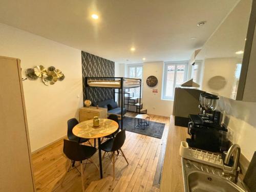 Villeneuve-sur-Lot Apartment | L'espace d'un instant