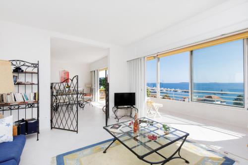 La Napoule Apartment | L'Estérel YourHostHelper