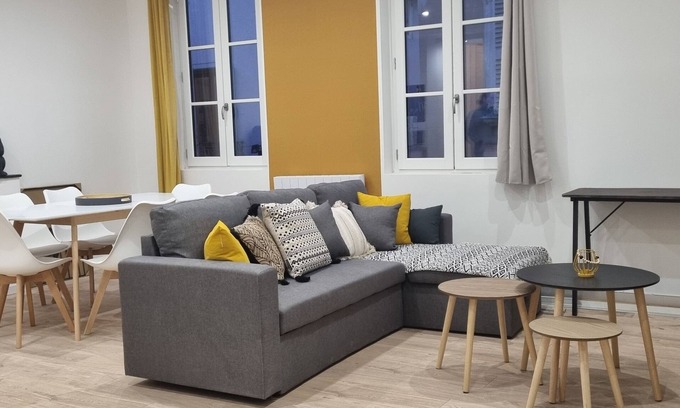 Villefranche-de-Rouergue Apartment | L'Ethnic Chic 3* WIFI, Netflix, Disney+, Heart of Bastide