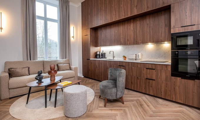 Montevrain Apartment | L'Horloge - Appart'Hotel near Disneyland