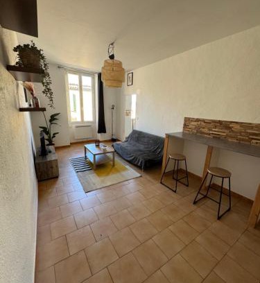 Bagnols-sur-Ceze Apartment | l'oasis bagnolet