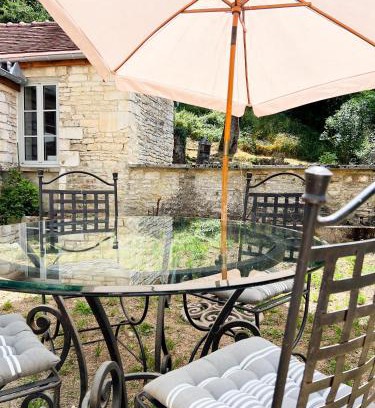 Molosmes House | L'Orée des Vignes - Maison Cosy avec Jardin Clos
