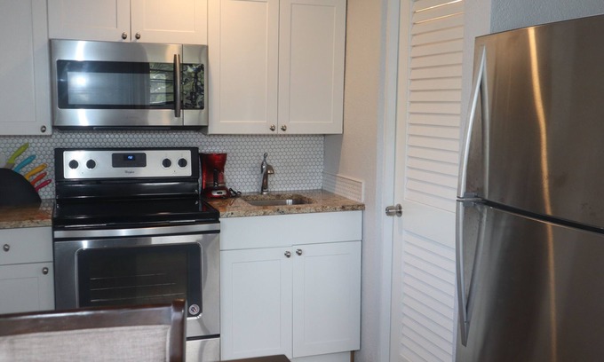 South Side Condo | L4 Condo