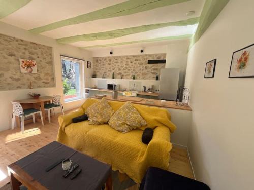 Villecroze Apartment | La bastide aux Iris - Les Capucines