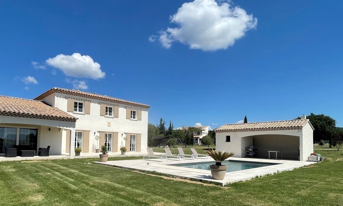 Aix-en-Provence House | La Bastide Cezanne, natural elegance.