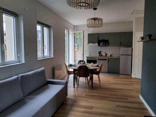Rochefort-sur-Loire House | La blanche école