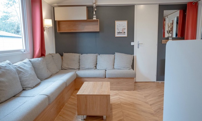 Lege-Cap-Ferret RV Rental | La Cabane in Cap-Ferret - 3-Bedroom Mobile Home with Terrace and Pool