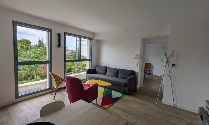 Malakoff Apartment | La campagne à Paris : Bright new apartment in a green setting