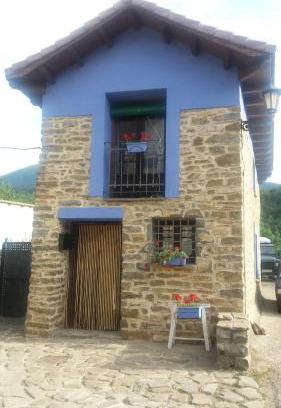 Yosa de Sobremonte House | La Casa Azul