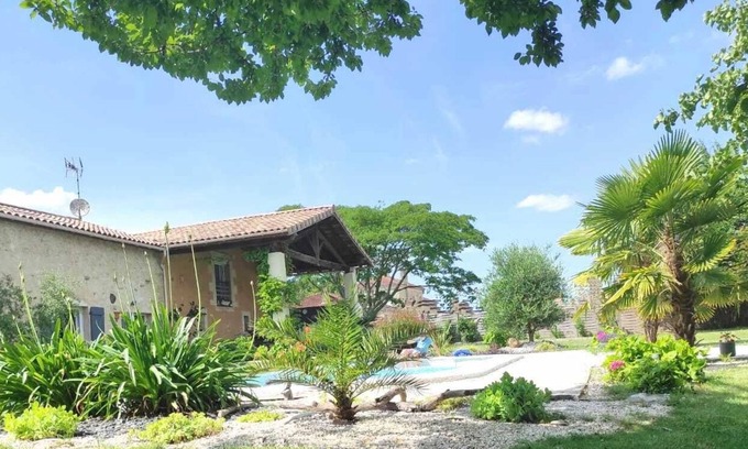 Saint-Paul House | La Casa Bonheur with heated and private swimming pool