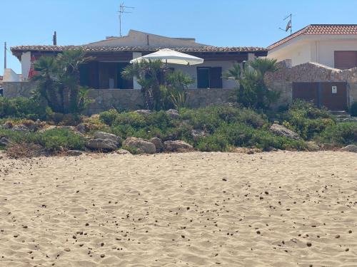 Reitani Villa | La Casa sulla Spiaggia: Dimora Elma