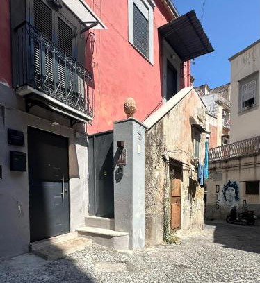 Montecalvario House | La Casetta di Antonietta - Napoli centro storico