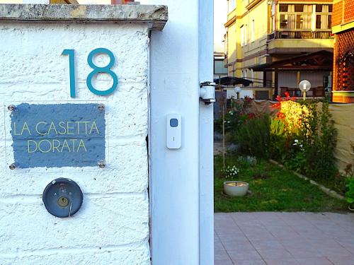 Zona XXXII Acilia Nord Apartment | LA CASETTA DORATA , 10 minuti a piedi per la metro