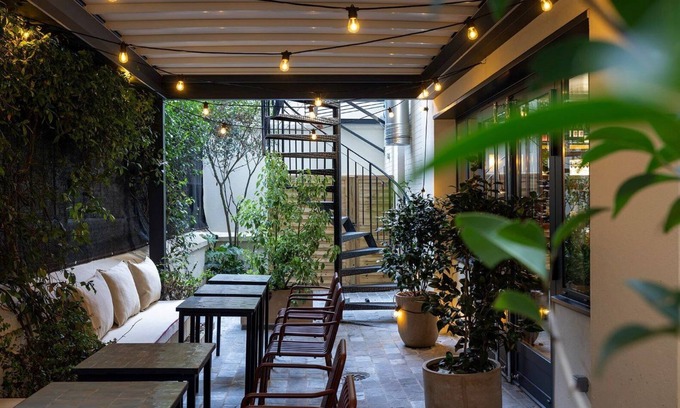 Saint-Lambert Hotel | La Conversation