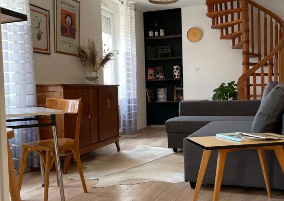 Gevrey-Chambertin Apartment | La Cuvée , duplex à Gevrey Chambertin.