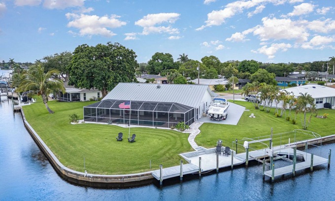 Lochmoor Waterway Estates Villa | La Dolce Vita: Spacious 3BR Villa w/Pool, BBQ, Easy Access to Beaches & Golf