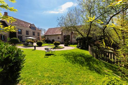 Bleury-Saint-Symphorien Bed & Breakfast | La Ferme de Bouchemont
