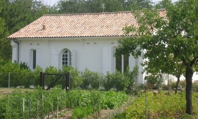 Breuillet Cottage | La Ferme du Vallon Gîtes is located 3 km from the beaches