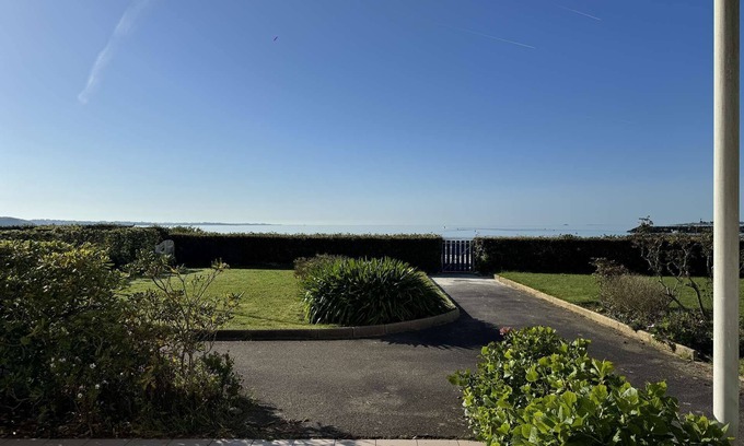La Foret-Fouesnant Apartment | La Foret-Fouesnant, apartment "feet in the sand", beautiful sea view