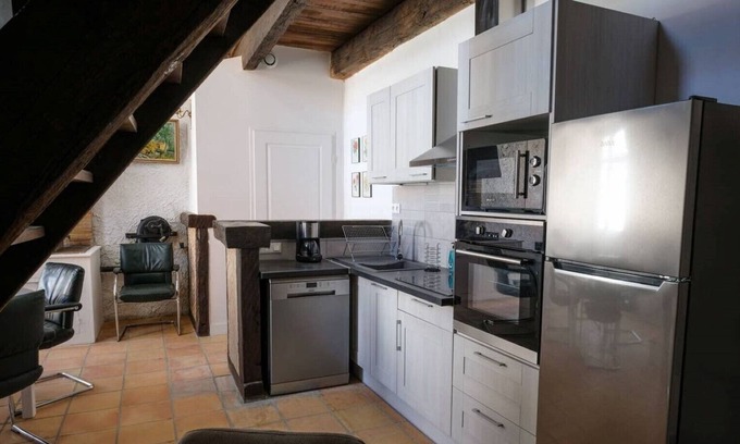 Marmande Apartment | LA FORGE Marmande Town center: APARTMENT ENTIRE Duplex in old forge