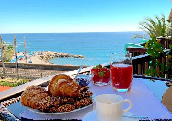 Bordighera Apartment | La Gaviota - Bilocale sul mare in Arziglia
