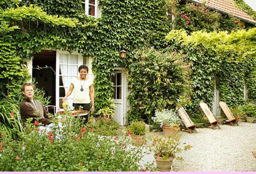 Asnelles House | la glycine