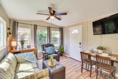 Coulterville House | La Grange Home with Covered Patio and Gas Grill!