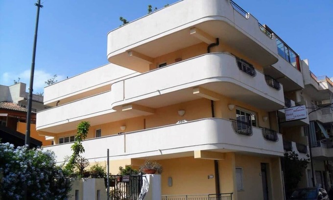 Sant'Alessio Siculo House | La Grotta