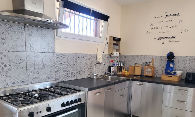Lavilledieu Apartment | La Libellule - Bright, cozy and independent cottage