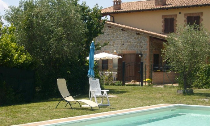 Tuoro sul Trasimeno Apartment | La Loggina Maxi con 2 giardini recintati privati