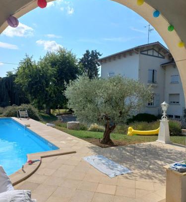 Sainte-Livrade-sur-Lot Villa | La maison basque