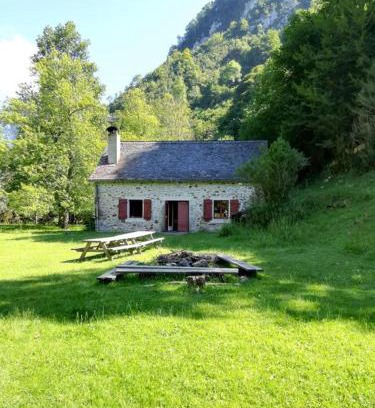 Osse-en-Aspe House | La Maisonnette