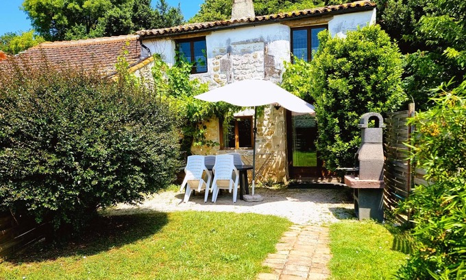 Saint-Just-Luzac House | La Mangeoire 2 bedroom gite